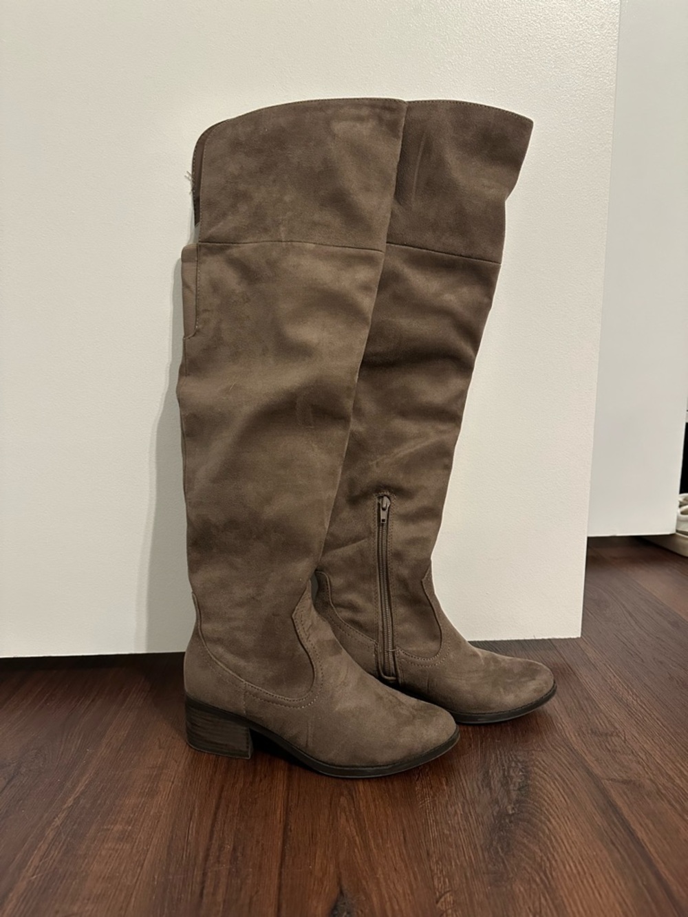 Over-The-Knee Brown Boots, Women’s Size 5.5, Gently Worn, Non-Smoking Home